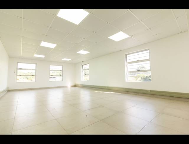 55M² OFFICE TO LET IN WESTCLIFF